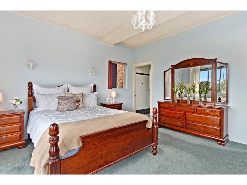 27 Canberra Crescent, Burrill Lake NSW 2539