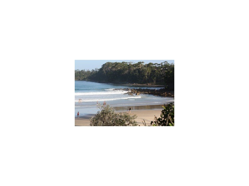 42 Lockhart St, Mollymook NSW 2539