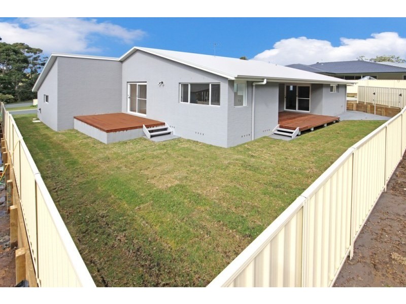 6 Red Gum Dr, Ulladulla NSW 2539