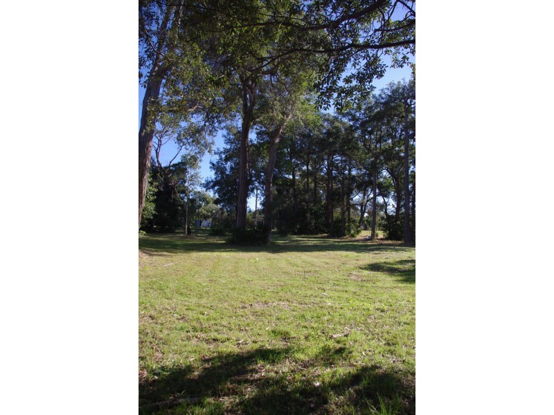 10 Davies Street, Mollymook NSW 2539