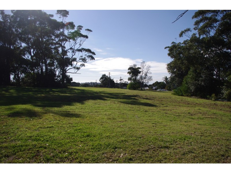 10 Davies Street, Mollymook NSW 2539