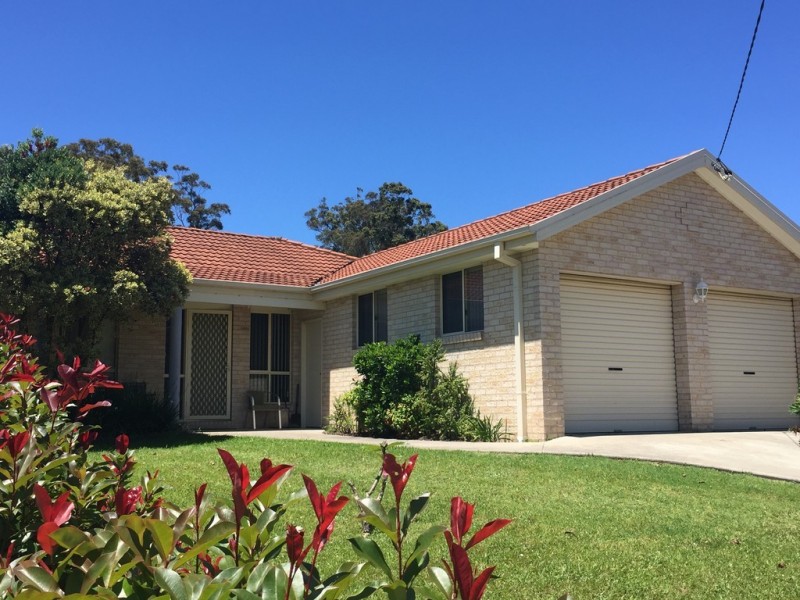 13 George Avenue, Kings Point NSW 2539