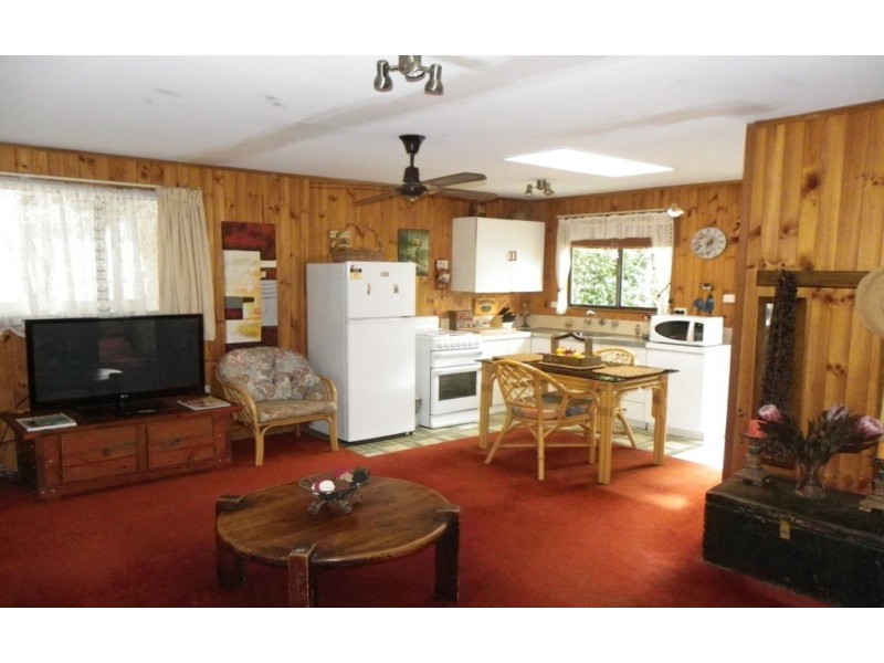 13 Alma Ave, Fishermans Paradise NSW 2539