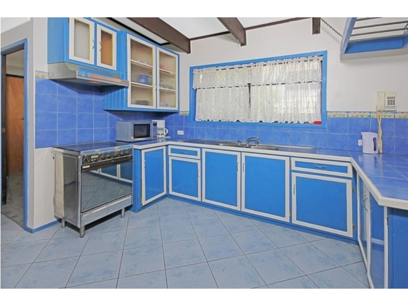 10 Acacia Street, Fishermans Paradise NSW 2539