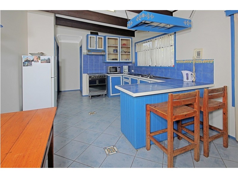 10 Acacia Street, Fishermans Paradise NSW 2539