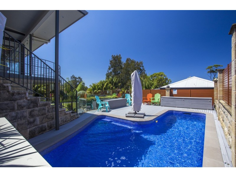 84 Golf Avenue, Mollymook NSW 2539