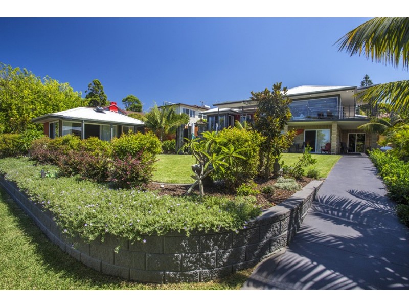 84 Golf Avenue, Mollymook NSW 2539