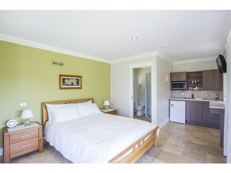 84 Golf Avenue, Mollymook NSW 2539