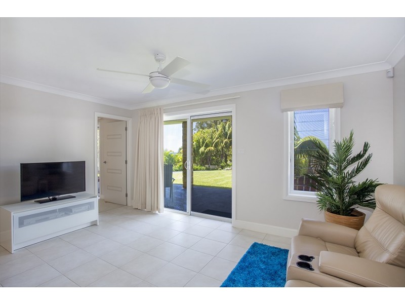 84 Golf Avenue, Mollymook NSW 2539