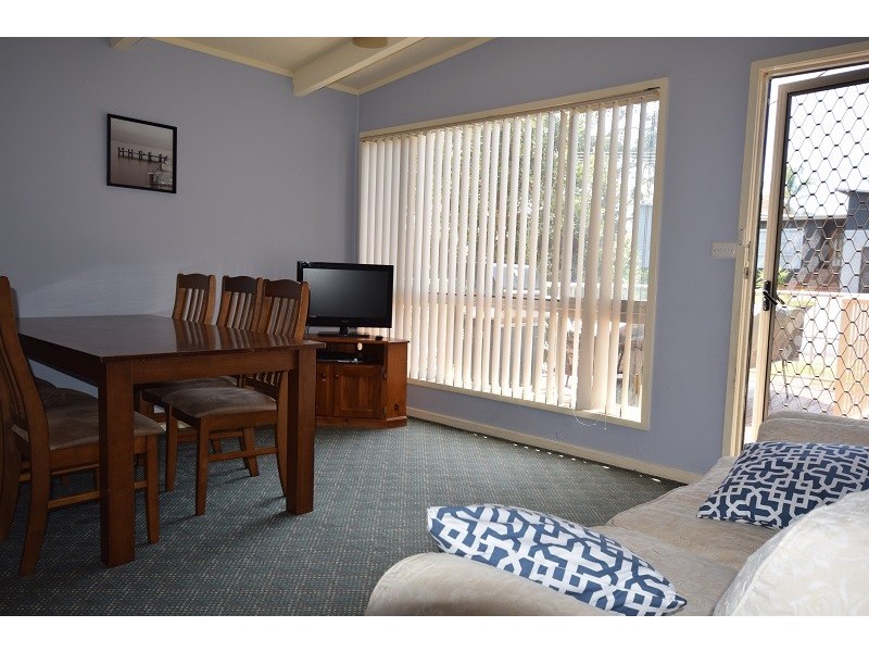 15 Ross St, Narrawallee NSW 2539