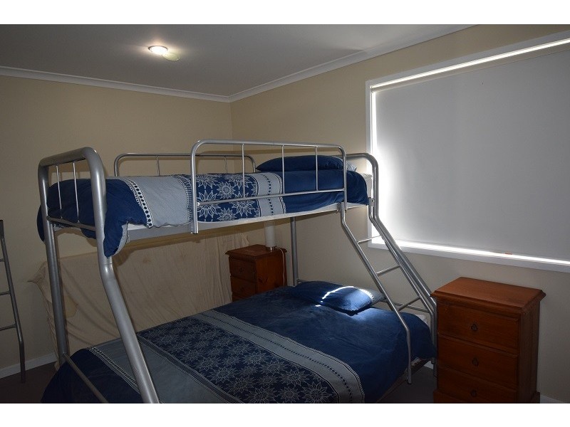 15 Ross St, Narrawallee NSW 2539