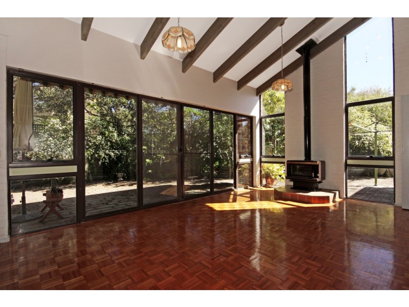1 Myrniong Grove, Berrara NSW 2540