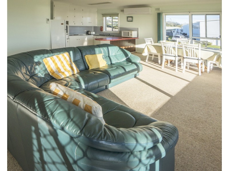 27 Seaside Parade, Dolphin Point NSW 2539