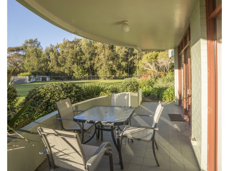 2/1A Fathoms Mitchell Parade, Mollymook NSW 2539