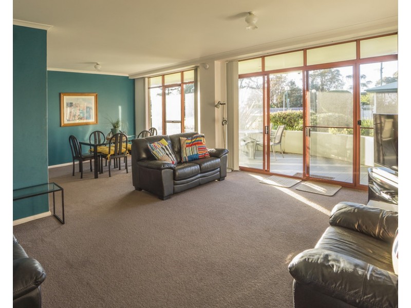 2/1A Fathoms Mitchell Parade, Mollymook NSW 2539
