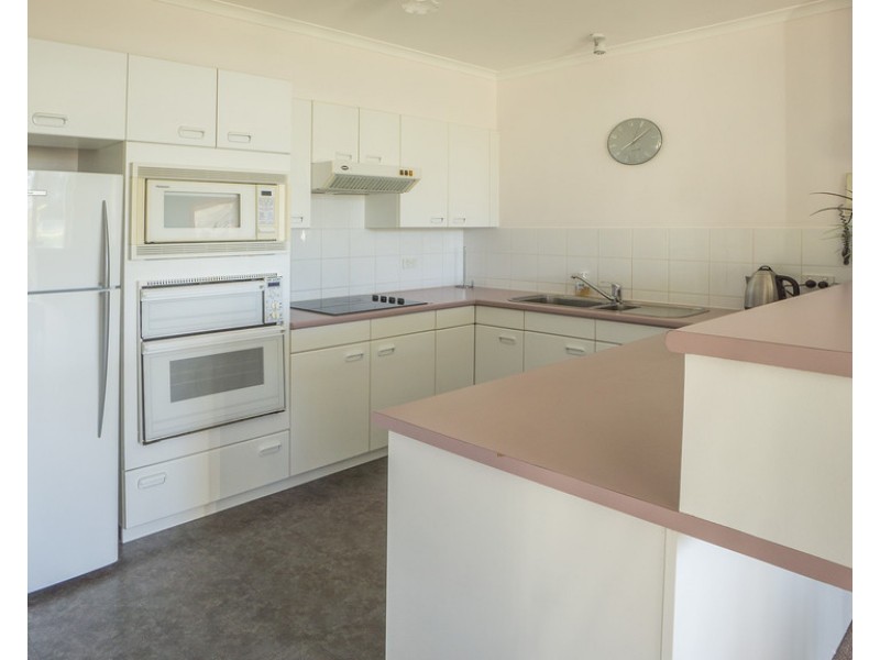 2/1A Fathoms Mitchell Parade, Mollymook NSW 2539