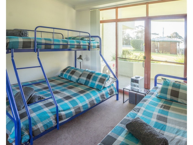 2/1A Fathoms Mitchell Parade, Mollymook NSW 2539