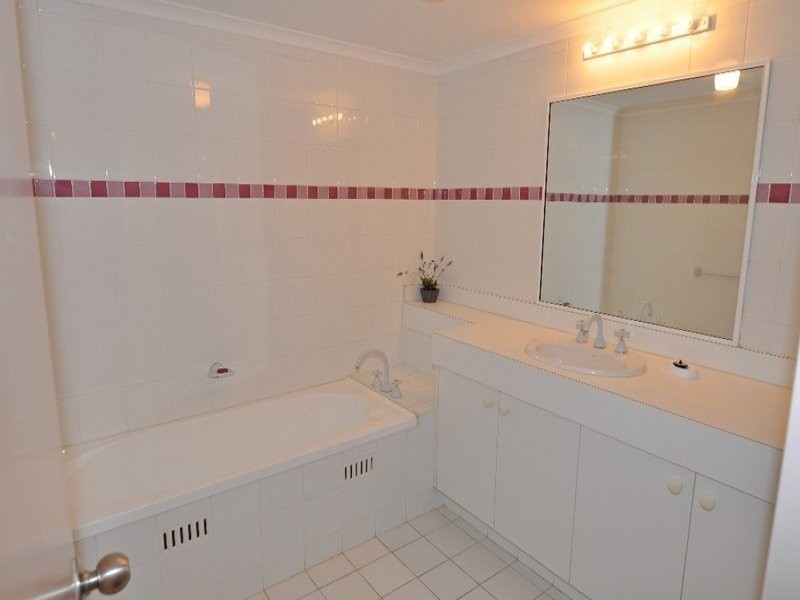 2/1A Fathoms Mitchell Parade, Mollymook NSW 2539