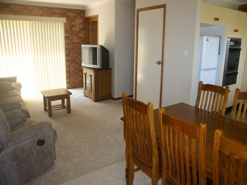 2/12 Niblick Avenue, Mollymook NSW 2539