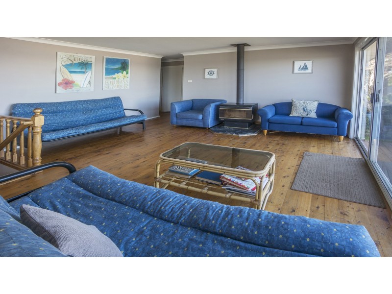 10 Jones Avenue, Mollymook NSW 2539
