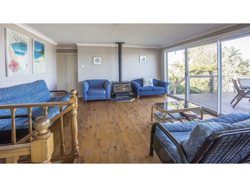 10 Jones Avenue, Mollymook NSW 2539