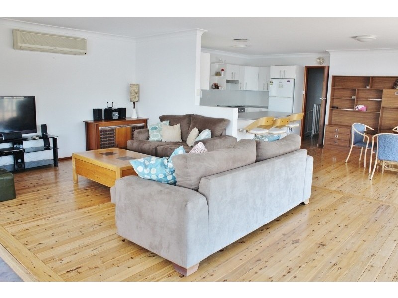 20 Shipton Crescent, Mollymook NSW 2539