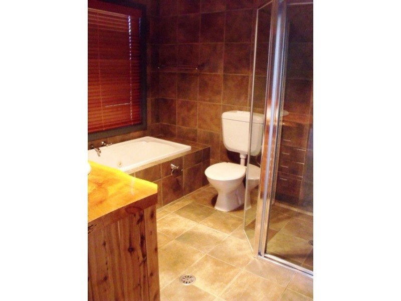 11 Canberra Crescent, Burrill Lake NSW 2539