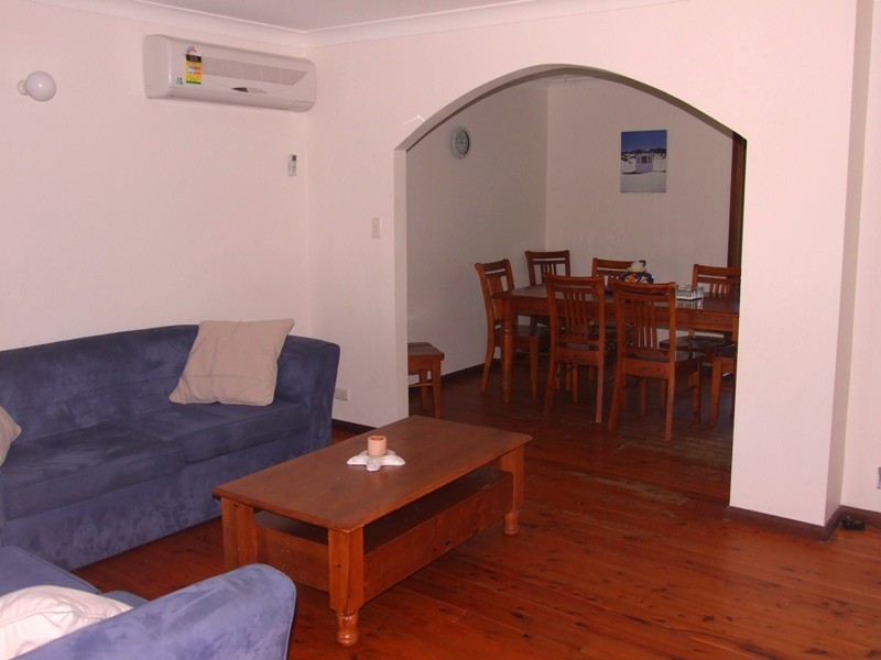 11 Ross Avenue, Narrawallee NSW 2539