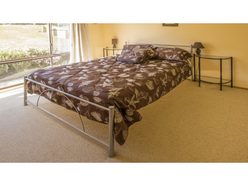 64 Ross Avenue, Narrawallee NSW 2539