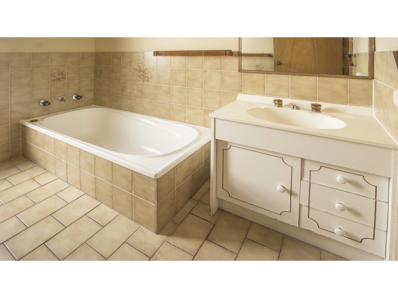 64 Ross Avenue, Narrawallee NSW 2539