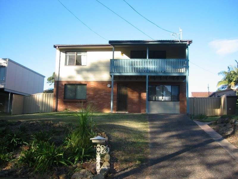 28 Ross Avenue, Narrawallee NSW 2539