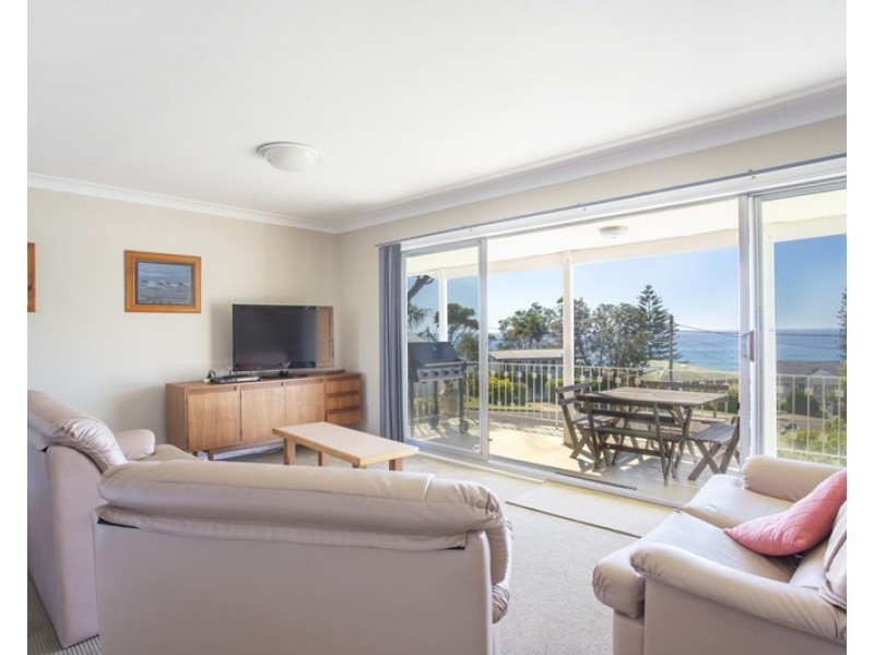 3 Booth Avenue, Narrawallee NSW 2539