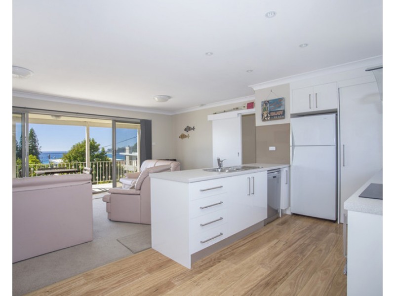 3 Booth Avenue, Narrawallee NSW 2539