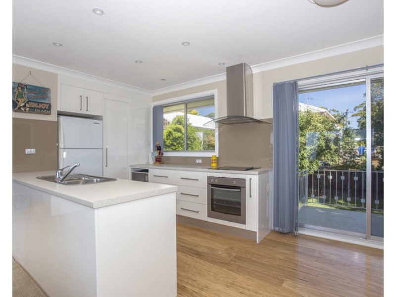 3 Booth Avenue, Narrawallee NSW 2539