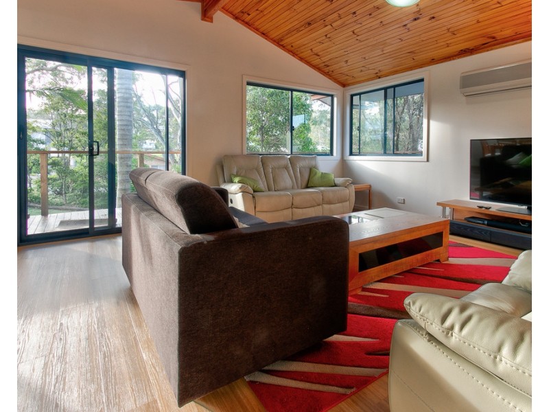 42 Lockhart Avenue, Mollymook NSW 2539