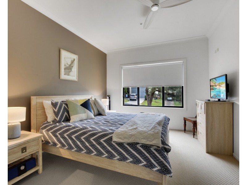 76 Carroll Avenue, Mollymook NSW 2539