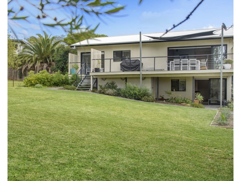76 Carroll Avenue, Mollymook NSW 2539