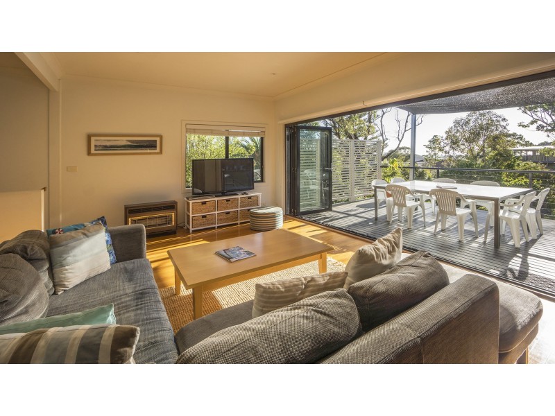 76 Carroll Avenue, Mollymook NSW 2539