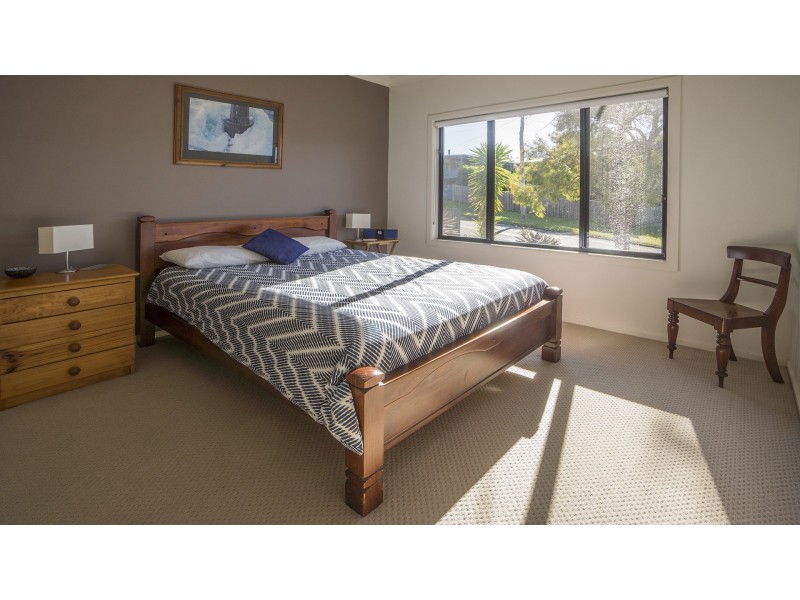 76 Carroll Avenue, Mollymook NSW 2539