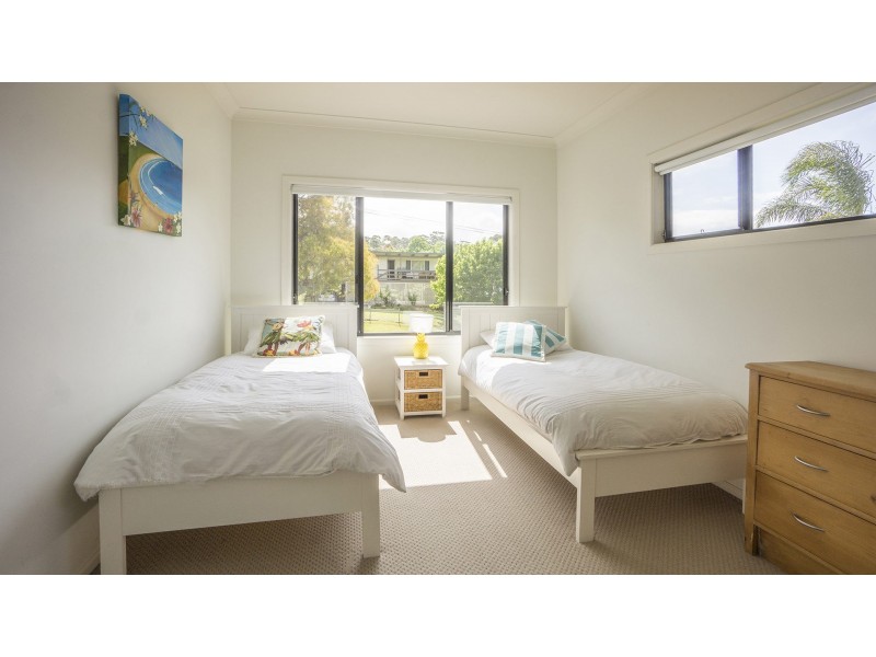 76 Carroll Avenue, Mollymook NSW 2539