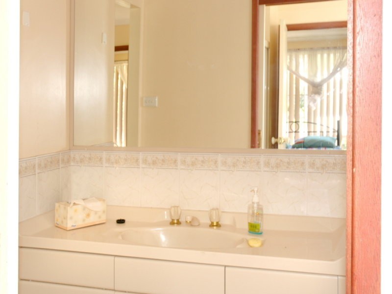 17 Conley Avenue, Lake Conjola NSW 2539