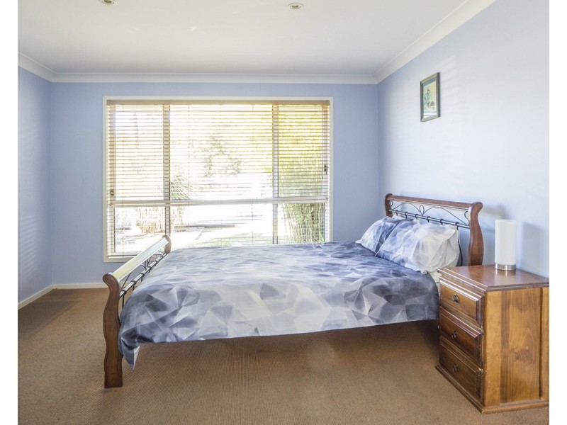 8 Conley Avenue, Lake Conjola NSW 2539