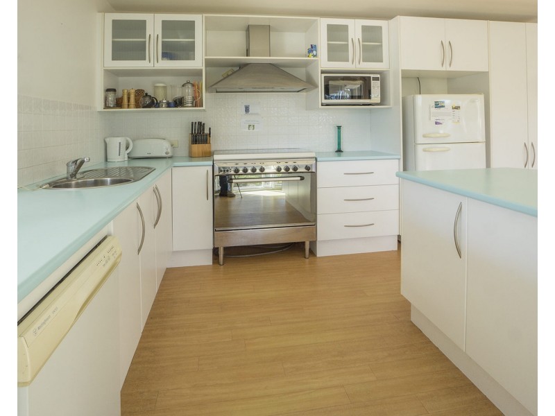 8 Conley Avenue, Lake Conjola NSW 2539