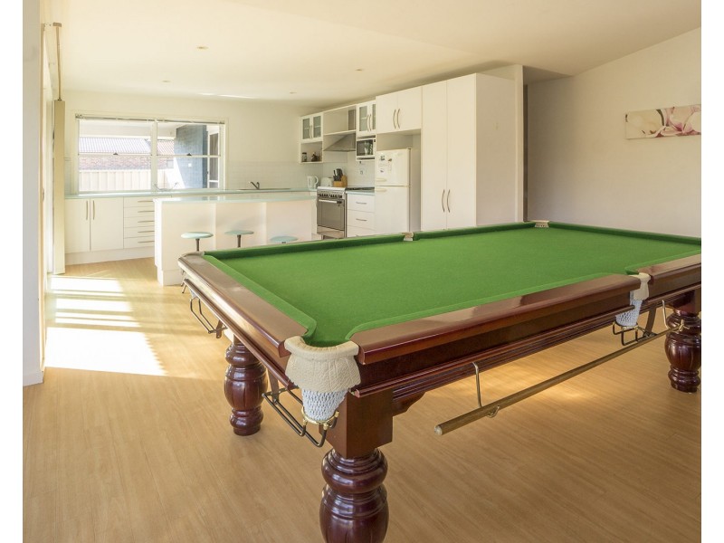 8 Conley Avenue, Lake Conjola NSW 2539