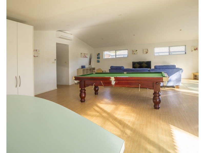 8 Conley Avenue, Lake Conjola NSW 2539