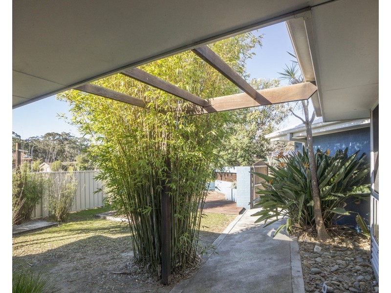 8 Conley Avenue, Lake Conjola NSW 2539