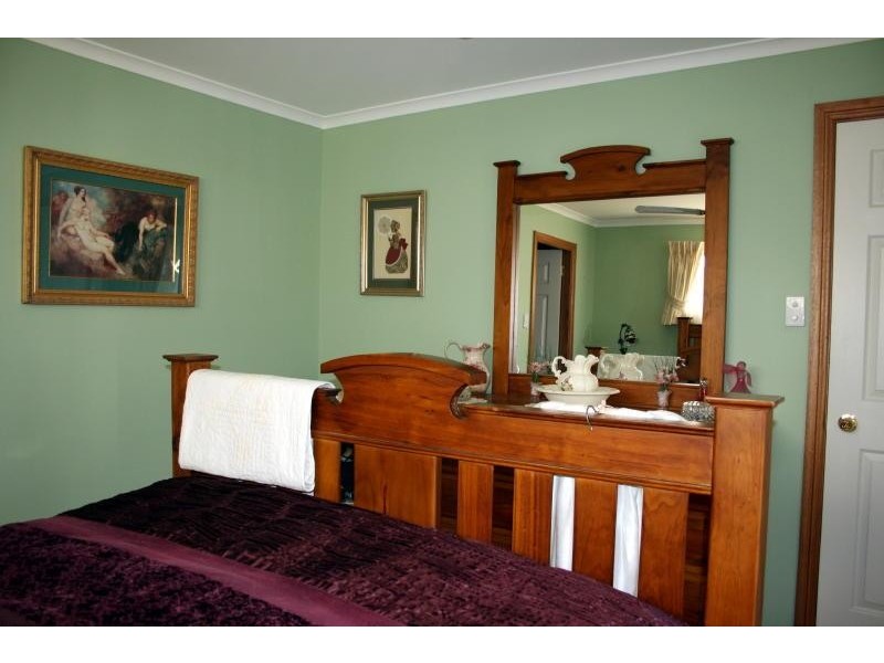 52 Memorial Ave, Stroud NSW 2425