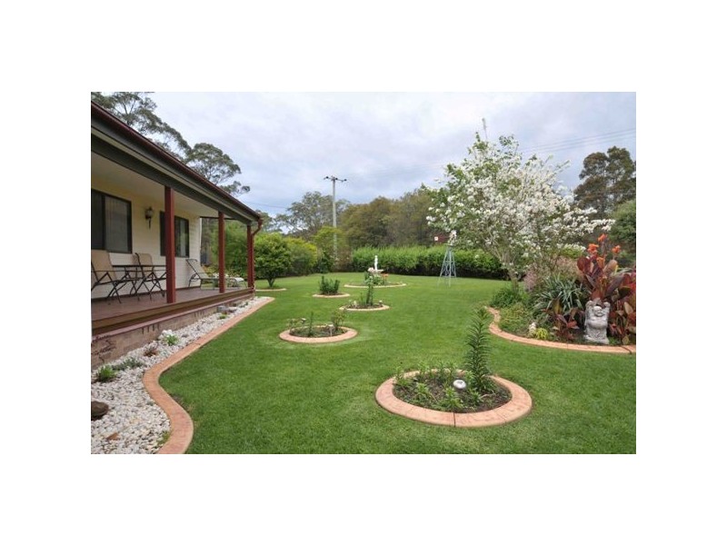 2124 Bucketts Way, Booral NSW 2425