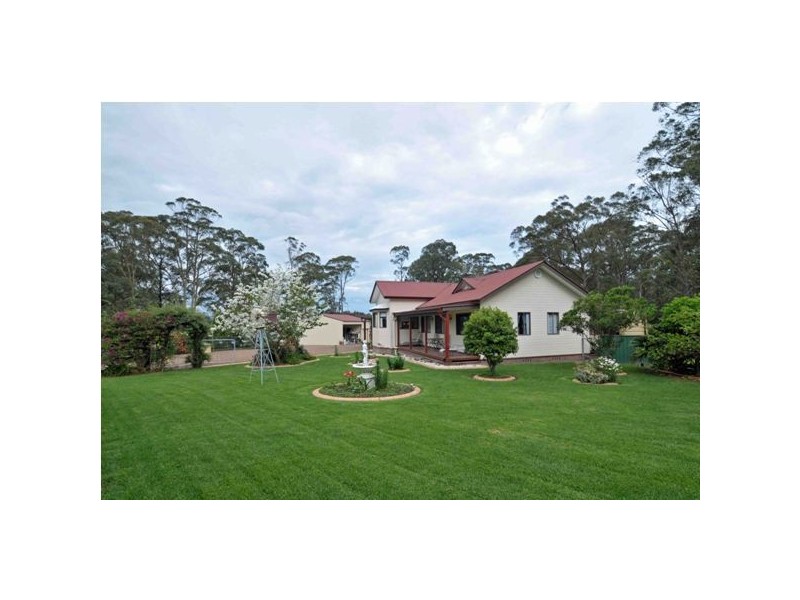 2124 Bucketts Way, Booral NSW 2425