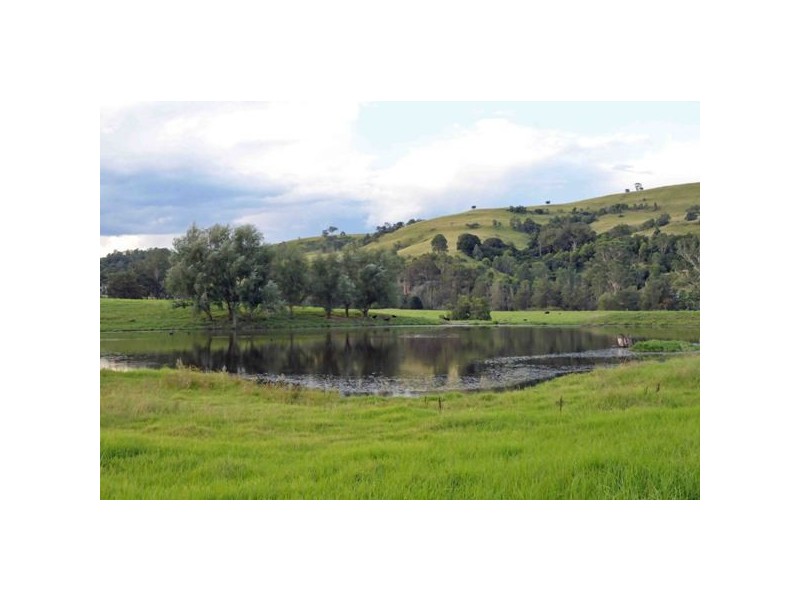 “Beresford” Lostock via, Gresford NSW 2311